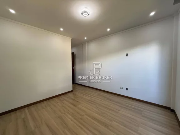 Imagem Casa com 3 dormitórios à venda, 150 m² por R$ 850.000,00 - Albuquerque - Teresópolis/RJ