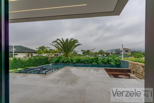 Imagem Casa em Condomínio para Venda em Camboriú / SC no bairro Centro