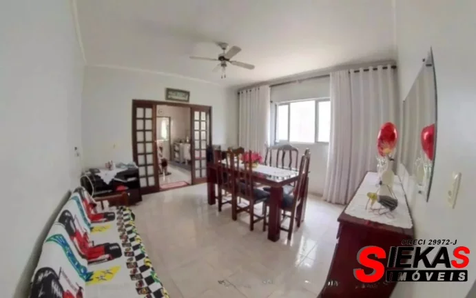 Imagem Imóvel de alto padrão com 3 quartos, 1 suite e 4 vagas de garagem no bairro Carrão, São Paulo-SP.