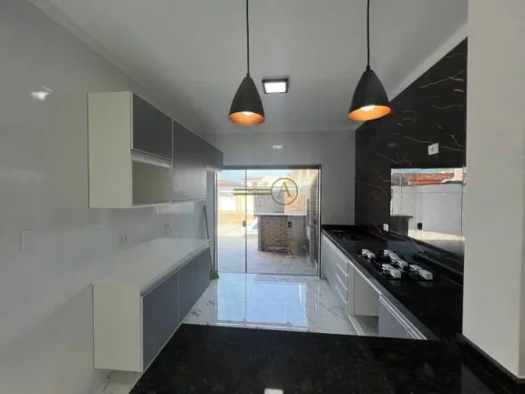 Imagem Casa térrea à venda em Peruíbe Piscina com cascata. Área gourmet com churra