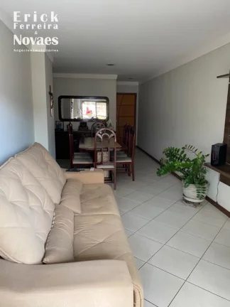 Imagem 3 quartos sendo duas suítes vista lateral para o mar