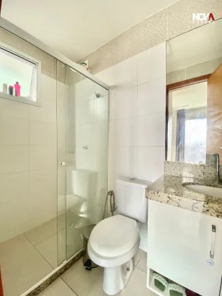 Imagem Com 65m² bem distribuídos, esse apê no andar alto é puro charme e funcionalidade. São 2 quartos...