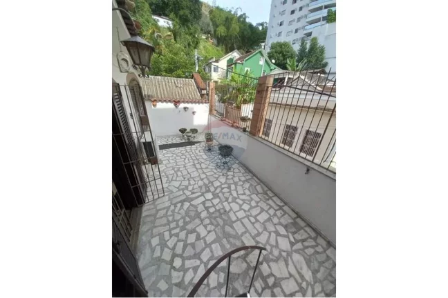 Imagem "Encante-se: Casa de Vila Tijuca 3 andares"