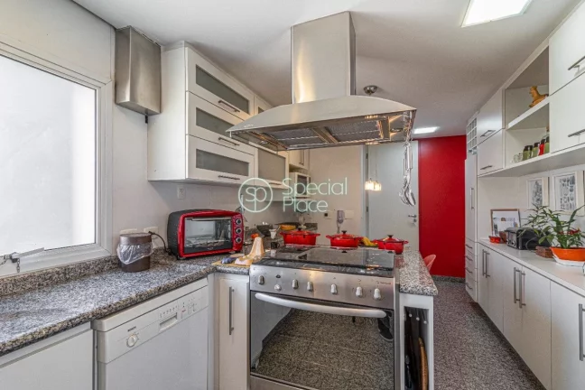 Imagem Magnífico projeto de Ruy Ohtake, um por andar, 210m². No Panamby com vista maravilhosa, espaçoso ...