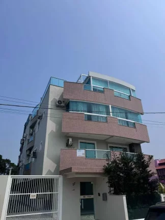 Imagem Cobertura duplex com 3 dormitórios sendo 1 suíte e 2 vagas de garagem em Mariscal/SC