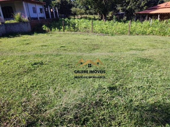 Imagem Chácara com 2 dormitórios à venda, 2611 m² por R$ 350.000,00 - Congonhal - Tatuí/SP