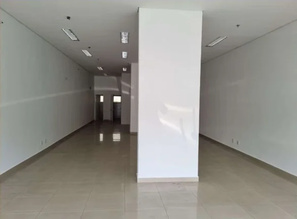 Imagem Excelente Ponto Comercial na Vila Trujillo - Sorocaba/SP: 2 Banheiros, 5 Vagas de Garagem, 150m² de Área! Venha Conferir!