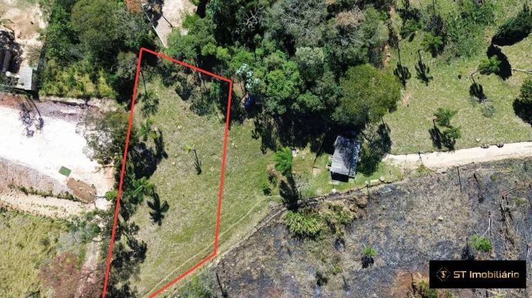Imagem Terreno na Estrada do Rio Acima, Boa Topografia 1680m² por R$250mil