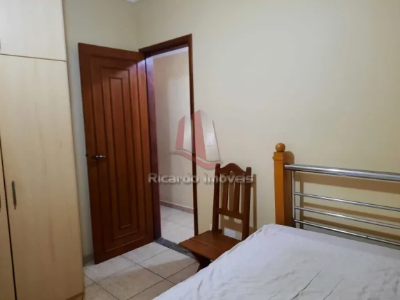 Imagem Espaçoso Apartamento Duplex c/ 4 Qtos.