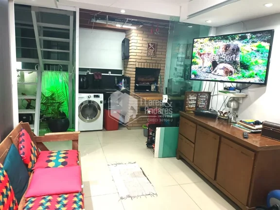 Imagem CASA DE COND. VENDA, COM 116 M² COM 2 DORMS, 2 SALAS COM COZINHA PLANEJADA E 2 VAGAS NO COND RESIDENCIAL VILLA VERDE