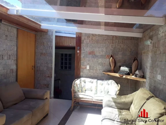 Imagem Casa a Venda, na Vila Abernéssia em Campos do Jordão-SP.