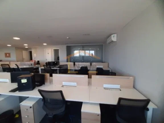 Imagem Salão Comercial, composto por 4 salas, sendo 3 unificadas totalizando 153m² e outra ao lado, no me...