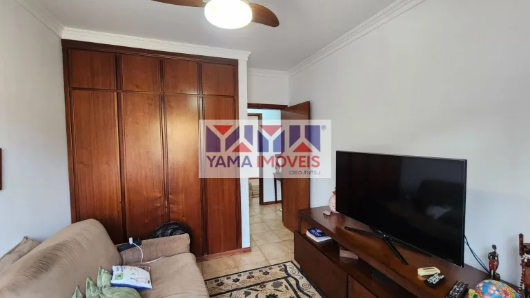 Imagem Casa a venda perto do Ribeirão Shopping em excelente estado de conservação