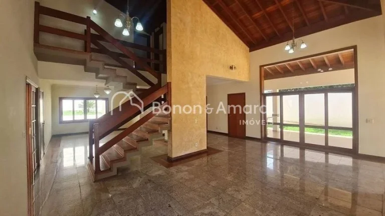 Imagem Casa em condomínio com 430 m² e 4 quartos