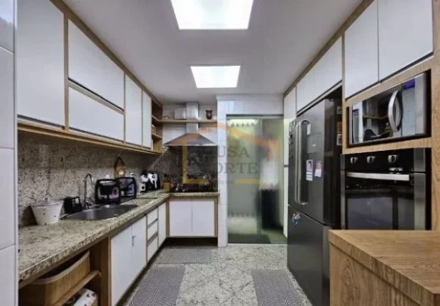 Imagem Apto 3 dormitórios, sendo 3 suítes, com armários (a Master com closet, varanda e ar condicionado)...