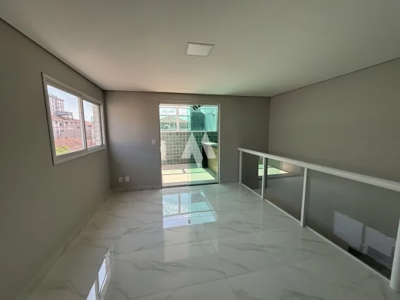 Imagem Casa Sobreposta com 3 dormitórios e 3 suítes com piscina - Boqueirão / Santos