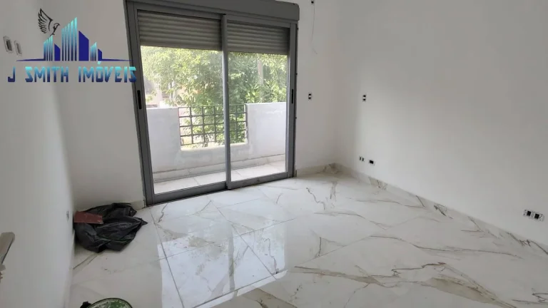 Imagem CASA NOVA Á VENDA. 3 DORMS (1 SUÍTE), JACUZZI, 4 VAGAS.