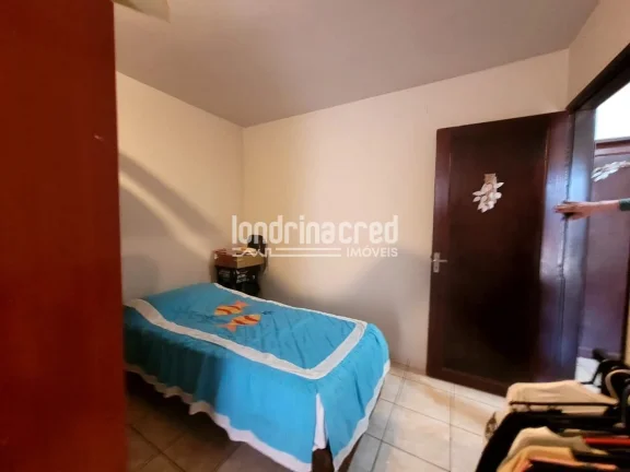Imagem Casa espaçosa com 2 dormitórios, 2 banheiros e 2 vagas de garagem em terreno de 300m², com 126m² de construção — conforto e praticidade em um só lugar!