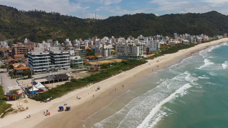Imagem Apartamento com 2 dormitórios à venda sendo 1 suíte, 138.2 m² por - R$ 1.499.000,00 - Palmas - Gov. Celso Ramos/SC