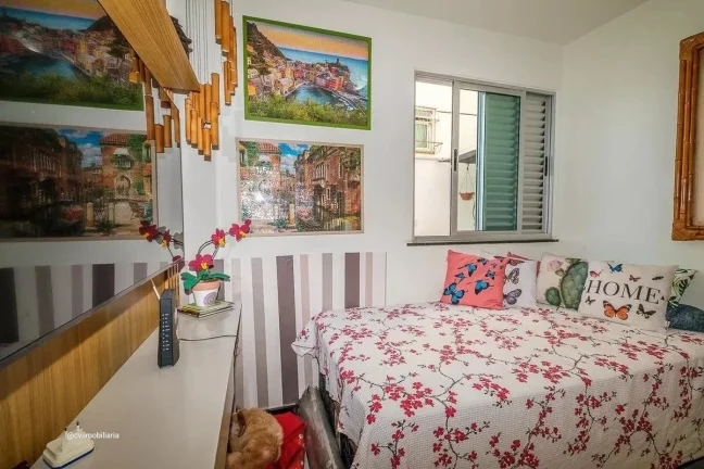 Imagem Imóvel amplo à venda com 3 quartos, sendo 1 suíte, e 2 banheiros no total. Este imóvel está bem...