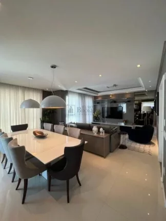 Imagem Apartamento com 4 dormitórios à venda no Centro de Balneário Camboriú/SC