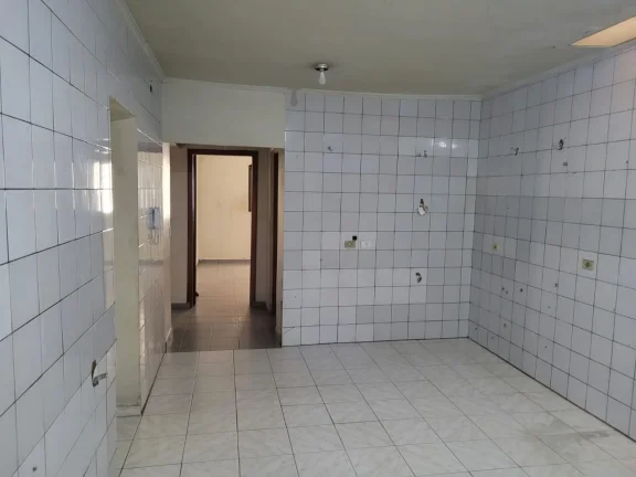 Imagem Casa em uma rua tranquila na Zona Norte - 100M² de área construída, 4 Dorms, 2 Vagas, Cozinha Ampla.