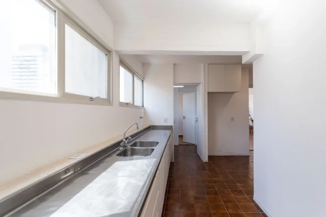 Imagem Apartamento 121M², 3Q, 1 Suíte, 2 Banheiros, 1 Vaga, Academia, Piscina, Salão de Festas, Churrasqueira, Playground, Quadra, Espaço Gourmet.
