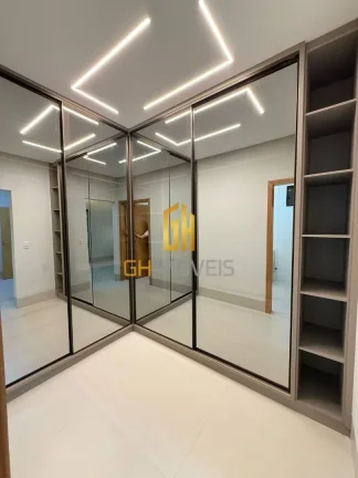 Imagem CA1715.Belíssima casa de Altíssimo Padrão com 4 suítes no Bairro Ilda A casa possui - Planta mod...