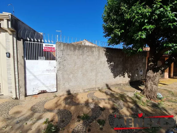 Casa a venda - Área do terreno 184 m² - frente escola Prof. Rq. dos anjos