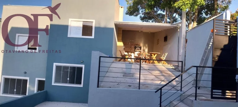 Imagem Casa assobradada em condominio fechado
