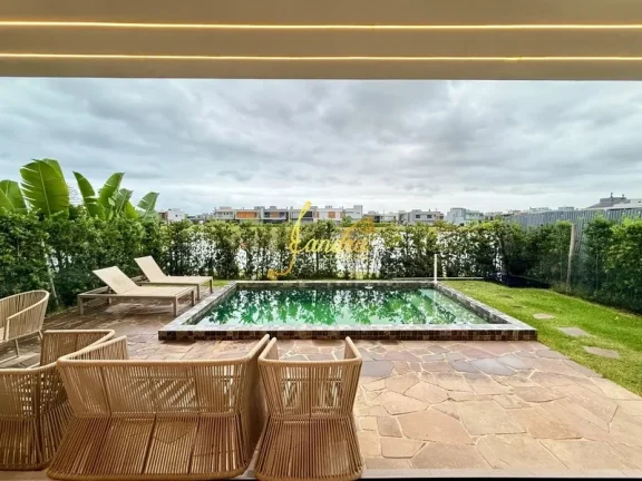 Imagem Sobrado beira lago, com piscina aquecida