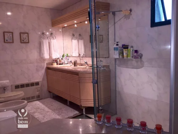 Imagem Apartamento com 149 m², 3 quartos (1 suíte com hidromassagem), 2 vagas de garagem à venda por R$ 1.090.000 - Centro - Curitiba/PR