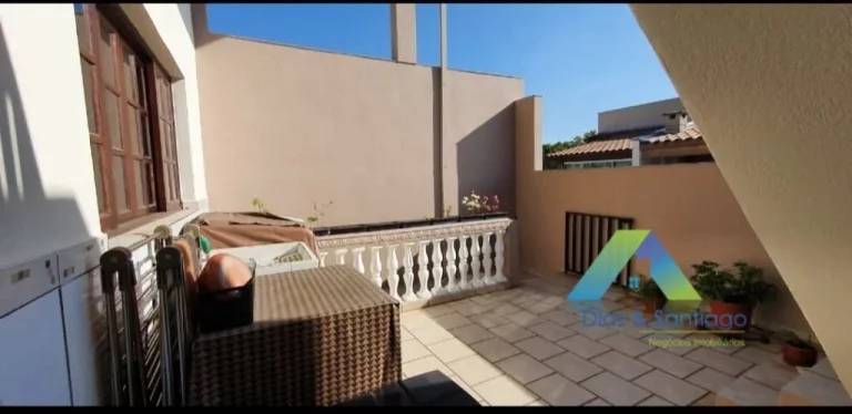 Imagem SANTO ANDRÉ Sobrado 264M², 2 dormitórios, 2 banheiros, 6 vagas com ótima localização e valor !!!
