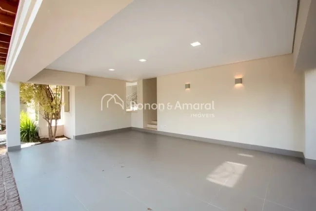 Imagem Casa de Alto Padrão à Venda no Condomínio Alphaville Dom Pedro I - Campinas/SP

Descubra o privil...