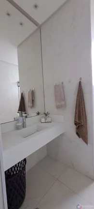 Imagem Casa de Esquina à Venda no Bairro Barreiro – Patos de Minas/MG | 3 Quartos (1 Suíte com Closet), 240m² de Terreno | Aceita Permuta
