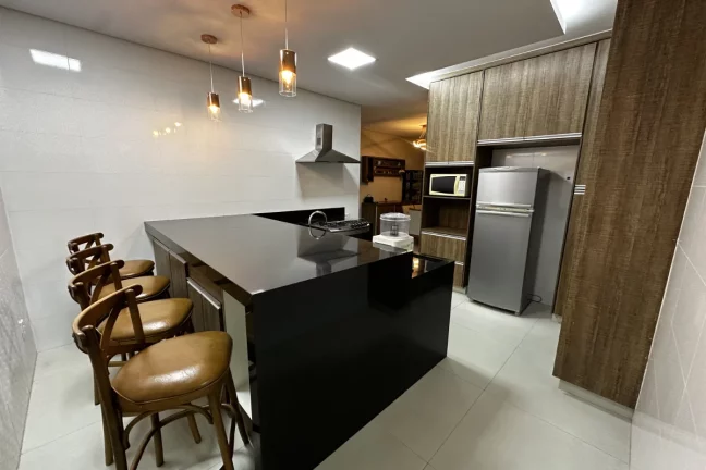 Imagem Casa de vila para venda em Vila Santa Cruz com 3 quartos, sendo 2 suítes, 280m2