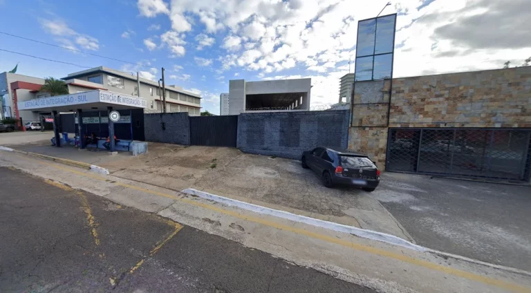 Imagem EXCELENTE BARRACÃO EM FASES FINAIS DE CONSTRUÇÃO NA AVENIDA CHAMPAGNAT COM LOCALIZAÇÃO PRIVILEGIADA DISPONIVEL PARA LOCAÇÃO