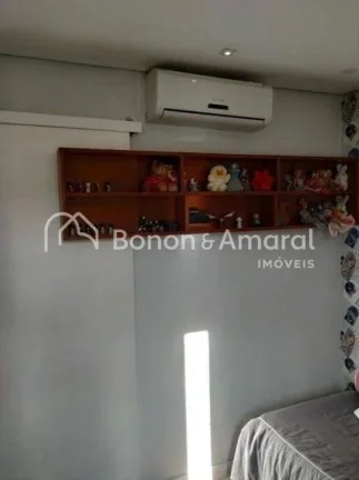 Imagem Casa com 3 quartos, sendo um suíte, com armários e ar condicionado, sala living três ambientes, c...