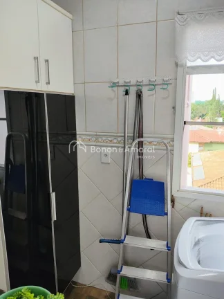 Imagem Aconchegante apartamento com excelente projeto de iluminação e rico em armários. O living para do...