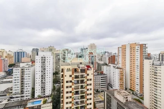 Imagem Cobertura com 87m² de área privativa, 1 suíte e 1 vaga na garagem. Reformada e mobiliada. No prim...