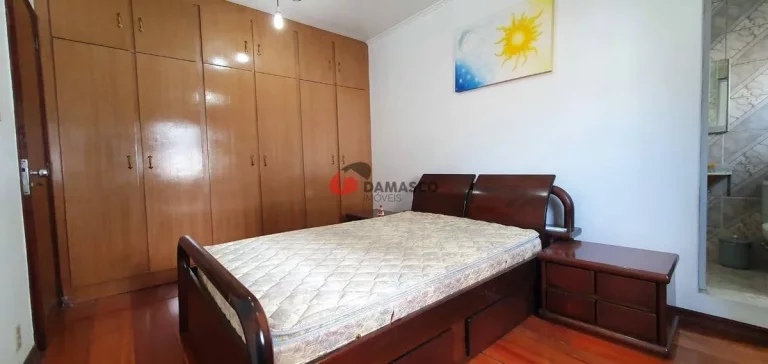 Imagem Sobrado para venda com 4 Quartos, 2 Suites, 2 Vagas, 253M², Fundação, São Caetano do Sul - SP