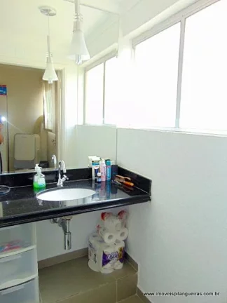 Imagem Tombo - Uma quadra do mar - Totalmente reformado - Garagem demarcada.