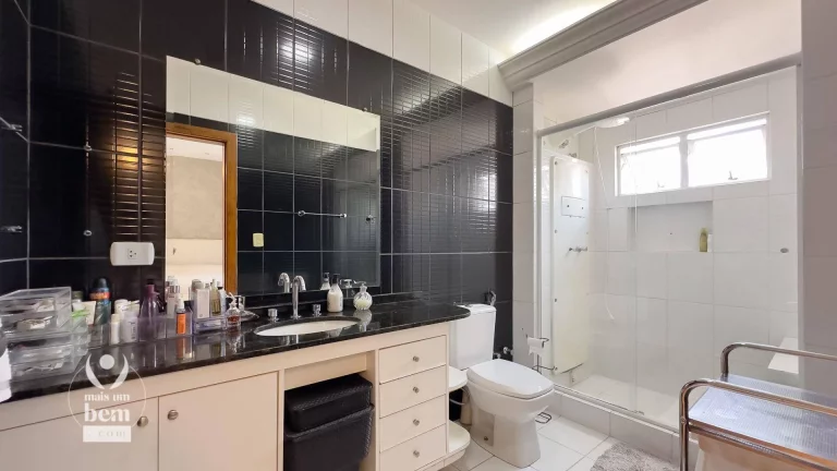 Imagem Sobrado com 3 dormitórios à venda, 323 m² por R$ 1.299.000,00 - Bacacheri - Curitiba/PR
