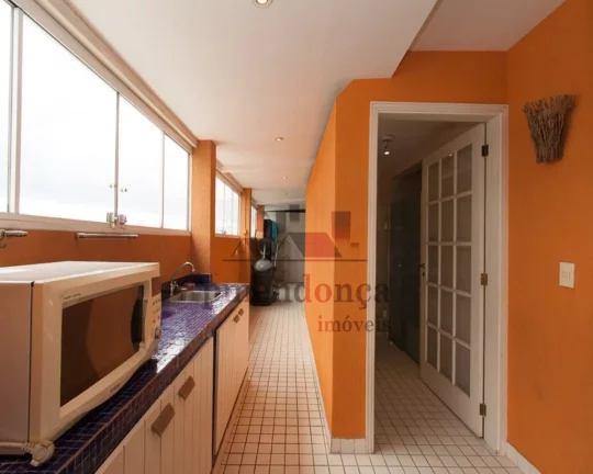 Imagem Cobertura Duplex. Piso Inferior: living para 03 ambientes, terraÃ§o, lavabo, escritÃ³rio, 03 dormitÃ...