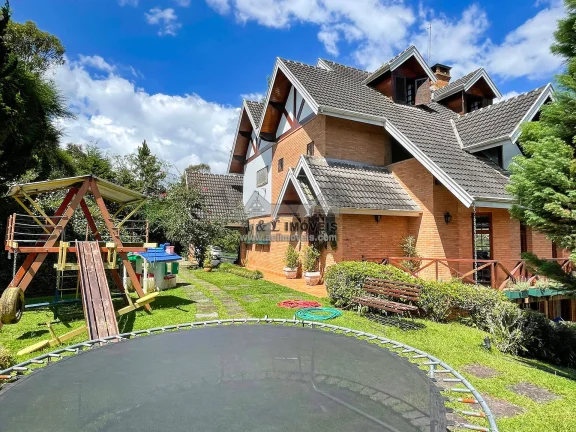 Imagem Casa à venda em Campos do Jordão - Com 05 suítes e vista deslumbrante