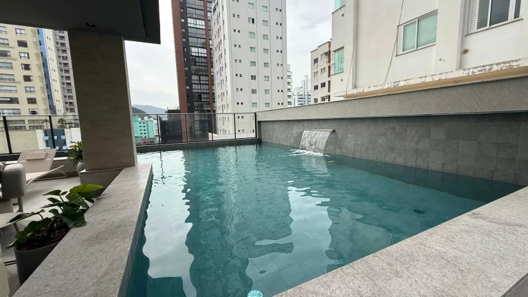 Imagem Apartamento com 3 suítes e 2 vagas de garagem em Balneário Camboriú/SC