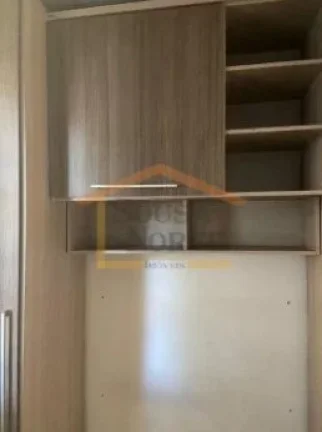 Imagem Apartamento com 2 dormitórios, 1 banheiro, rico em armários planejados em todos os cômodos, sala ...