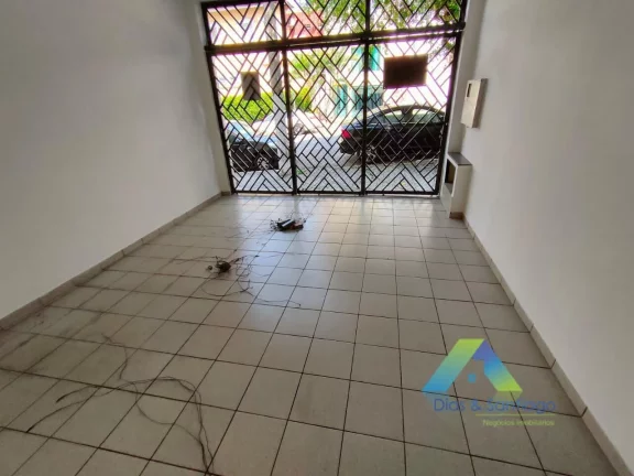 Imagem Sobrado com 3 dormitórios e 2 vagas à três quadras do Metrô Sacomã!!