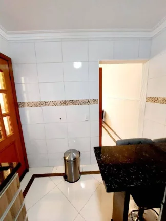 Imagem Sobrado com 2 dormitórios para alugar, 60 m² por R$ 3.135/mês - Utinga - Santo André/SP