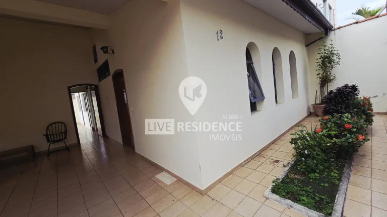 Imagem Casa térrea em zona comercial!